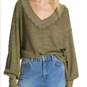 2/30🌸Free people thermal top S moss green south side